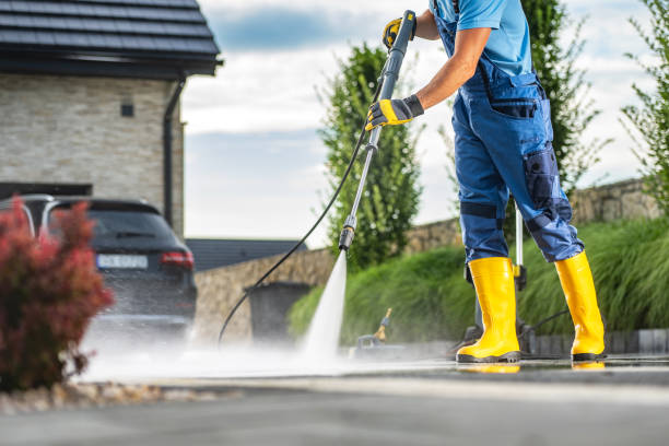 Best Commercial Pressure Washing  in Kewaunee, WI