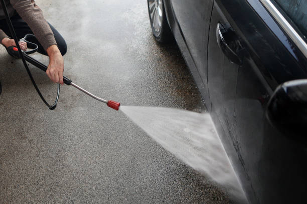 Best Garage Pressure Washing  in Kewaunee, WI